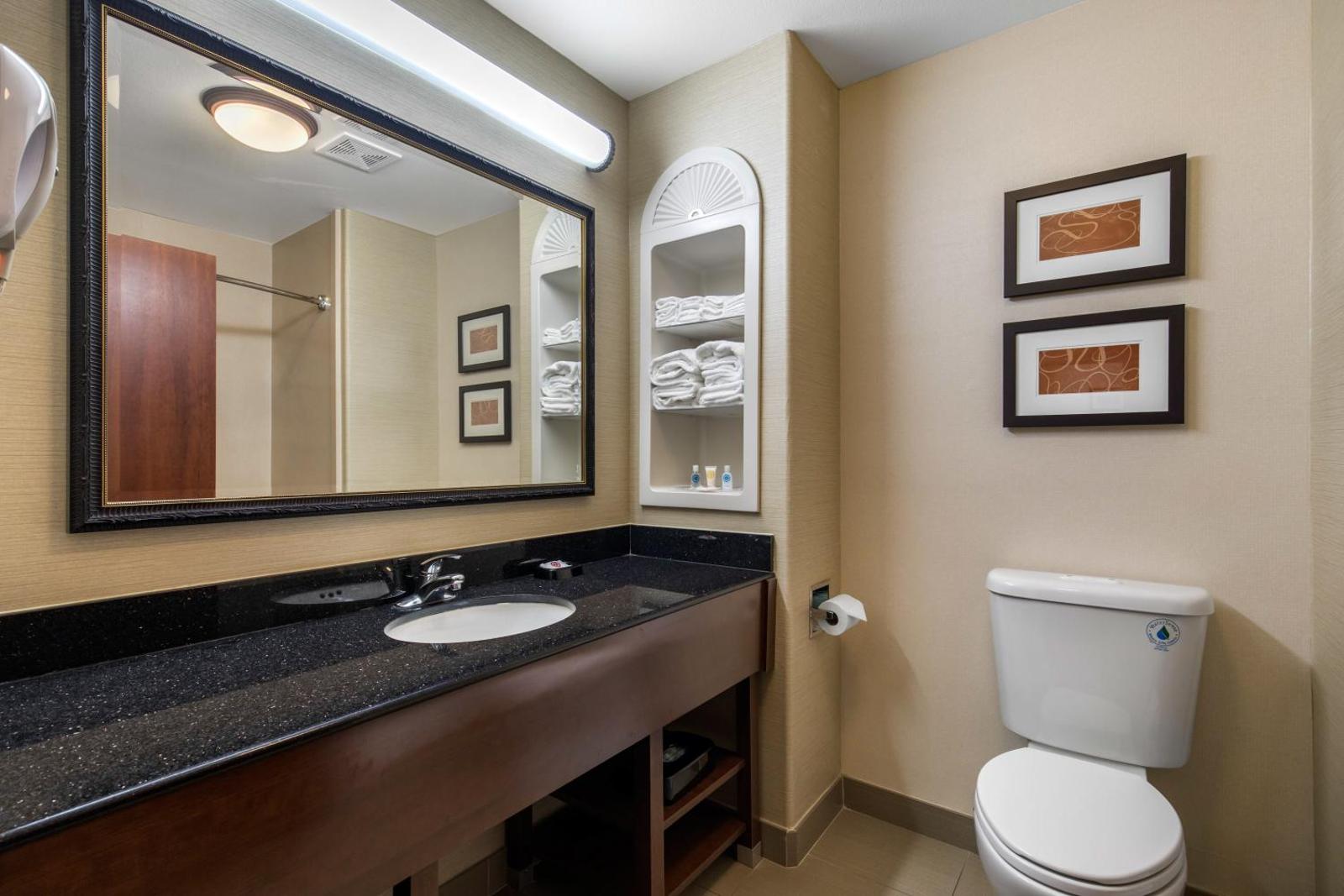 Comfort Suites Marshall