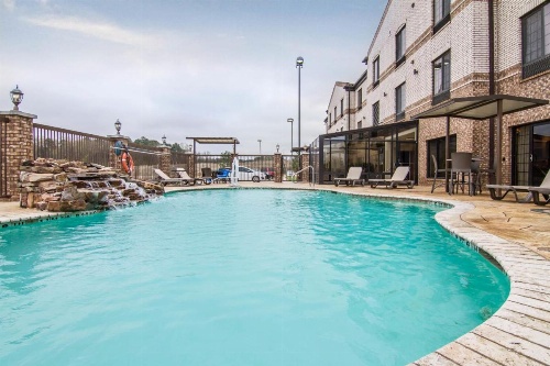 Comfort Suites Marshall image 11