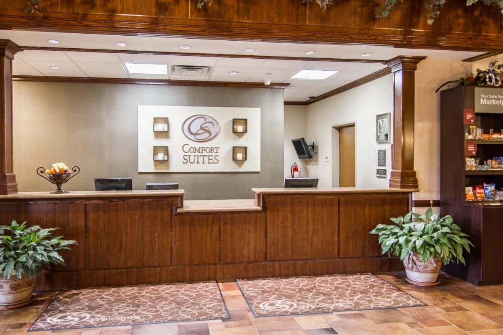 Comfort Suites Marshall Image 17