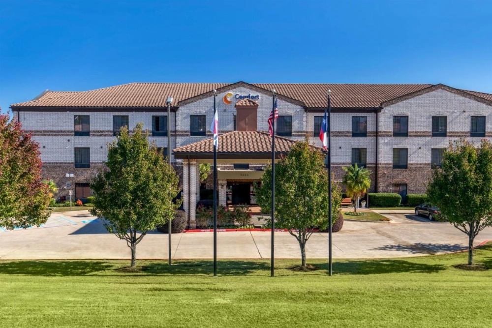 Comfort Suites Marshall Image 19