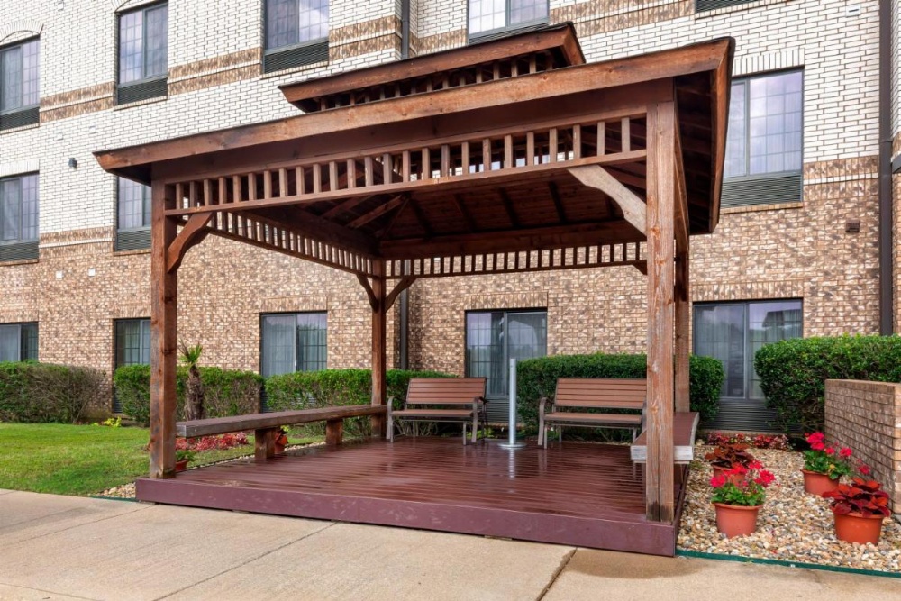 Comfort Suites Marshall Image 35