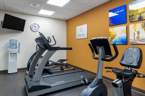 Comfort Suites Marshall image 36